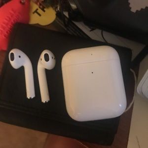 AirPods